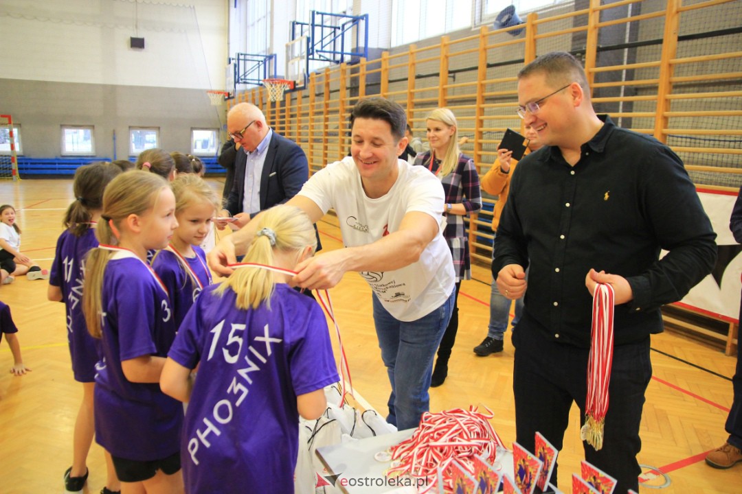 I Mikołajkowy Turniej Piłki Siatkowej z SM CENTRUM [02.12.2023] - zdjęcie #49 - eOstroleka.pl