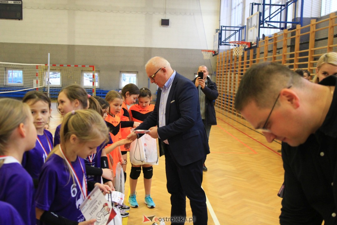 I Mikołajkowy Turniej Piłki Siatkowej z SM CENTRUM [02.12.2023] - zdjęcie #47 - eOstroleka.pl