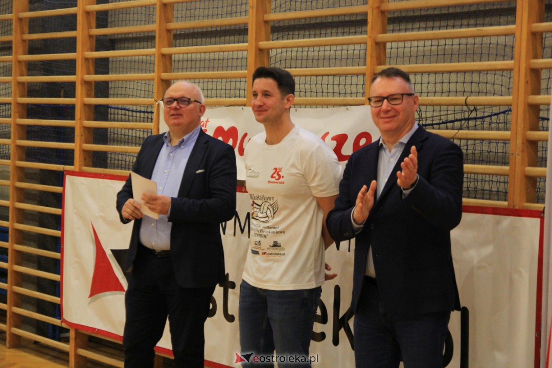 I Mikołajkowy Turniej Piłki Siatkowej z SM CENTRUM [02.12.2023] - zdjęcie #31 - eOstroleka.pl