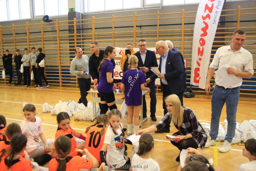 I Mikołajkowy Turniej Piłki Siatkowej z SM CENTRUM [02.12.2023] - zdjęcie #19 - eOstroleka.pl