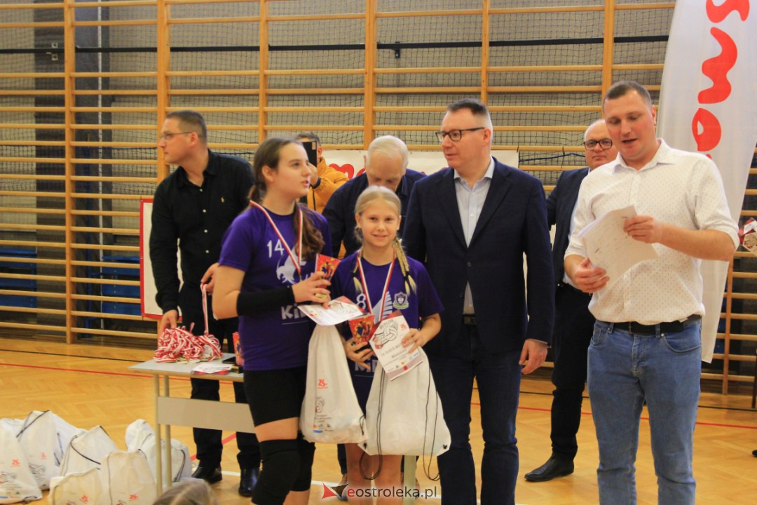 I Mikołajkowy Turniej Piłki Siatkowej z SM CENTRUM [02.12.2023] - zdjęcie #17 - eOstroleka.pl