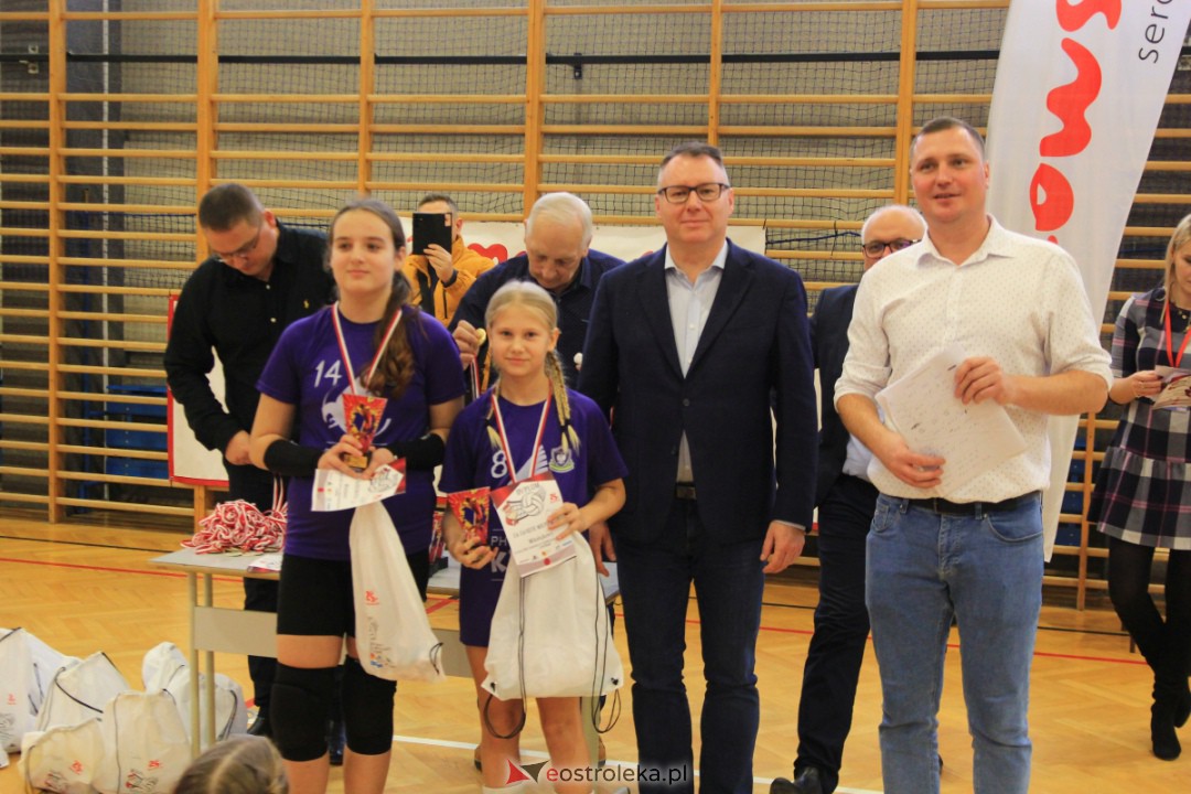 I Mikołajkowy Turniej Piłki Siatkowej z SM CENTRUM [02.12.2023] - zdjęcie #16 - eOstroleka.pl
