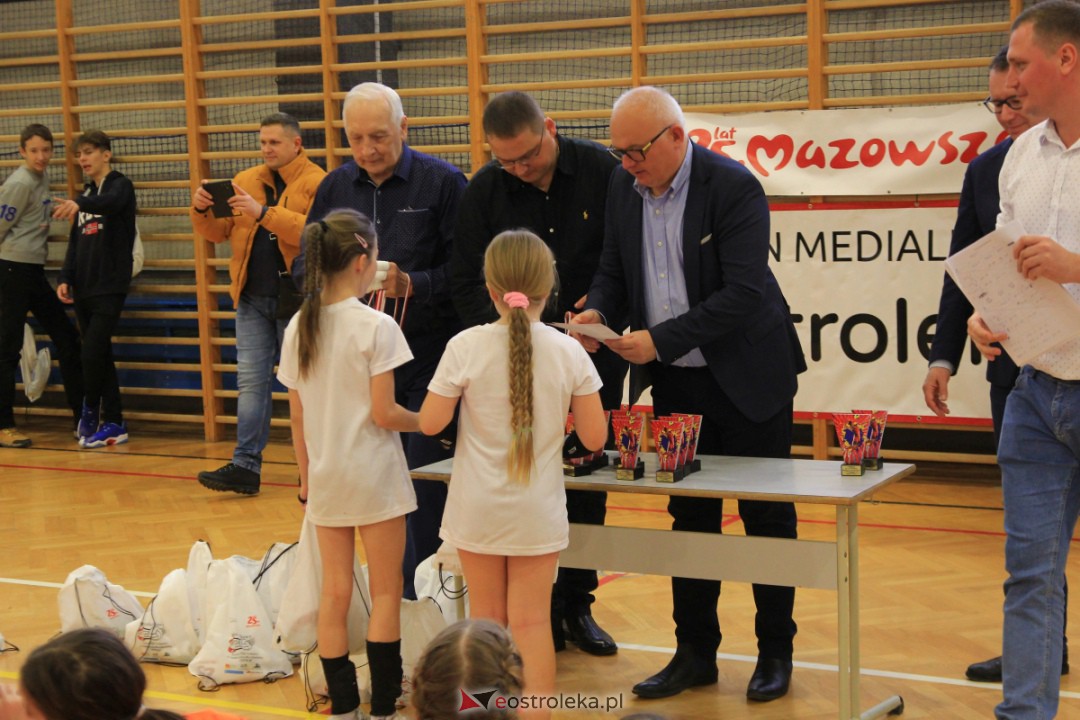 I Mikołajkowy Turniej Piłki Siatkowej z SM CENTRUM [02.12.2023] - zdjęcie #14 - eOstroleka.pl