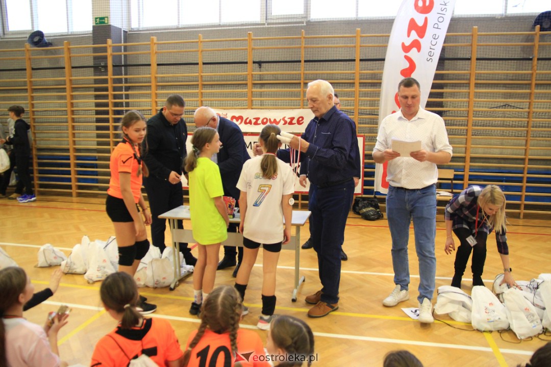 I Mikołajkowy Turniej Piłki Siatkowej z SM CENTRUM [02.12.2023] - zdjęcie #10 - eOstroleka.pl