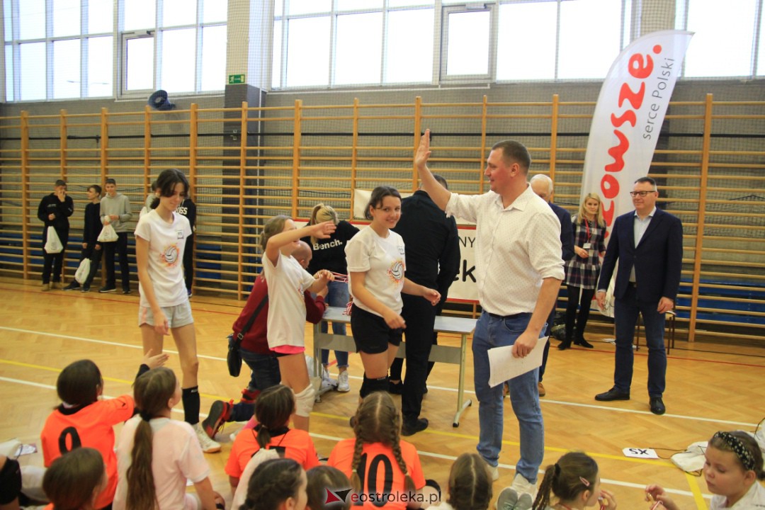 I Mikołajkowy Turniej Piłki Siatkowej z SM CENTRUM [02.12.2023] - zdjęcie #68 - eOstroleka.pl