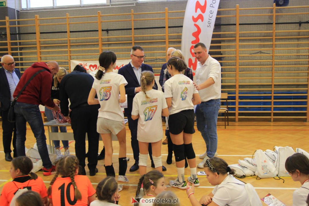 I Mikołajkowy Turniej Piłki Siatkowej z SM CENTRUM [02.12.2023] - zdjęcie #60 - eOstroleka.pl
