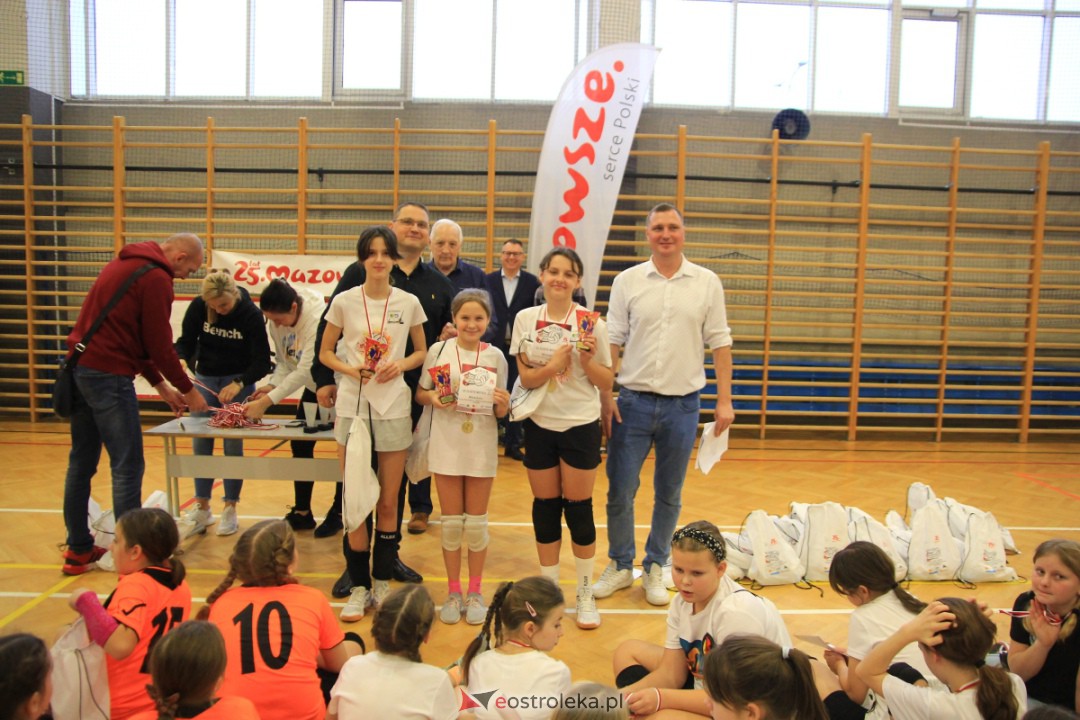 I Mikołajkowy Turniej Piłki Siatkowej z SM CENTRUM [02.12.2023] - zdjęcie #58 - eOstroleka.pl