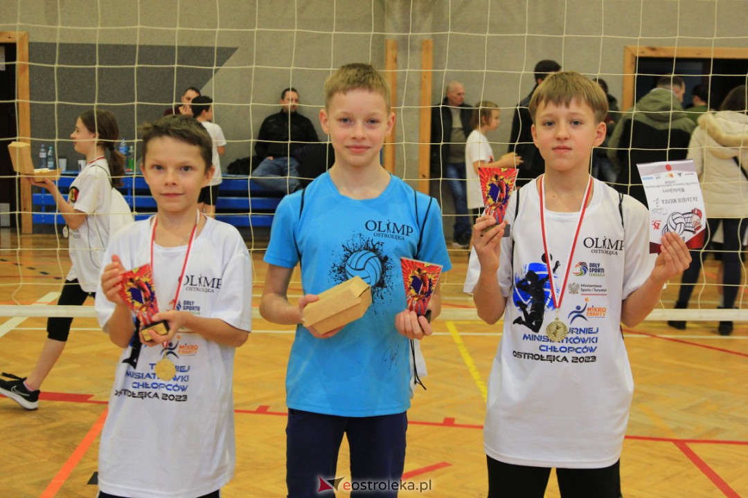 I Mikołajkowy Turniej Piłki Siatkowej z SM CENTRUM [02.12.2023] - zdjęcie #32 - eOstroleka.pl