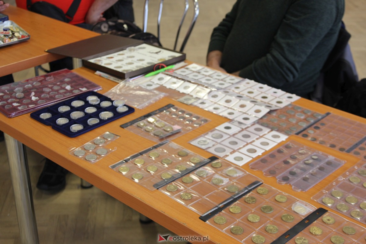 Giełda kolekcjonerska w Klubie Lokator [03.12.2023] - zdjęcie #10 - eOstroleka.pl