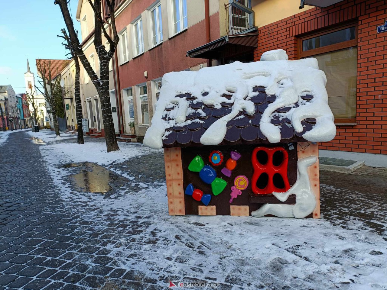 Świąteczne miasteczko w Ostrołęce. Ruszyły przygotowania do Kurpiowskiego Jarmarku Bożonarodzeniowego [03.12.2023] - zdjęcie #12 - eOstroleka.pl