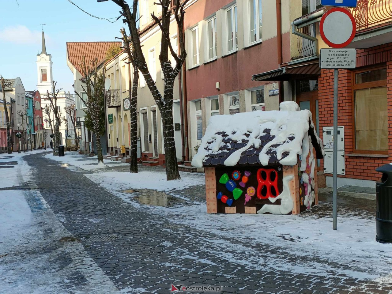Świąteczne miasteczko w Ostrołęce. Ruszyły przygotowania do Kurpiowskiego Jarmarku Bożonarodzeniowego [03.12.2023] - zdjęcie #5 - eOstroleka.pl