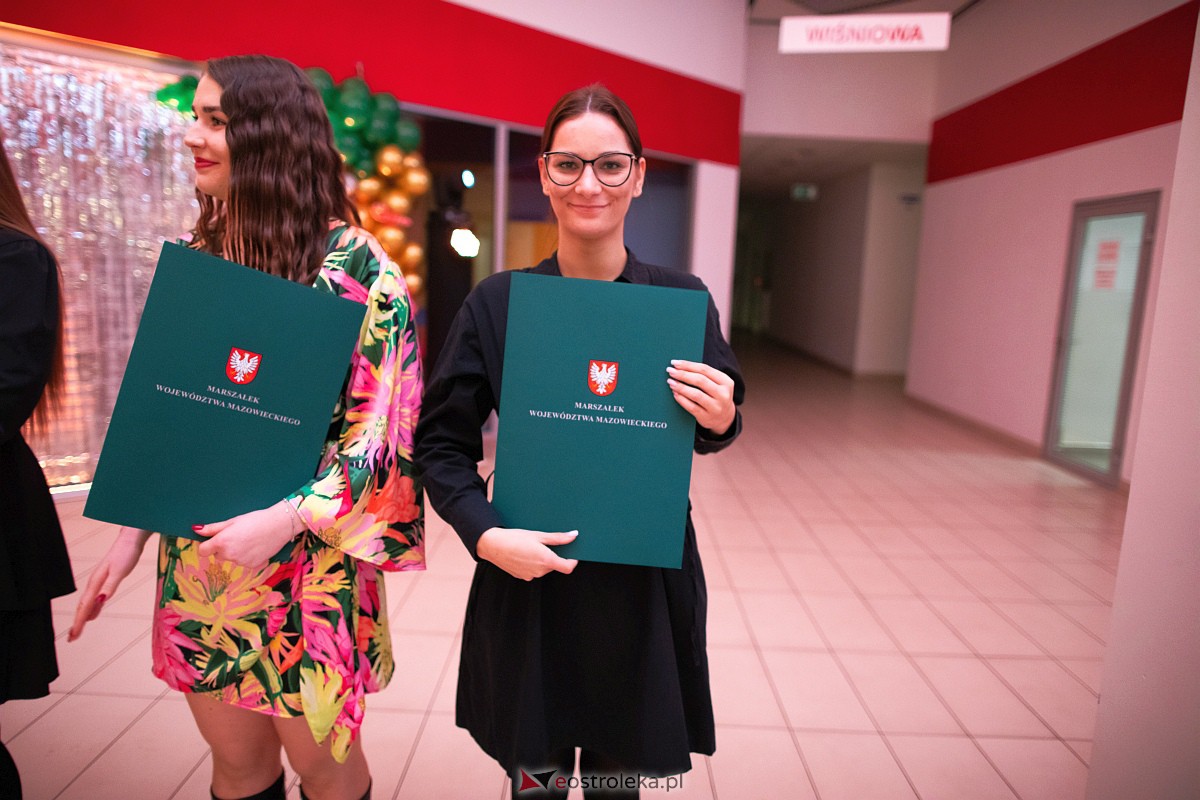15 lat pomocy potrzebującym. Wolontariusze MIS-u uhonorowani przez samorząd Mazowsza [2.12.2023] - zdjęcie #5 - eOstroleka.pl