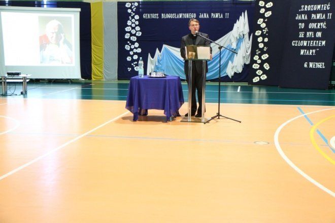 Geniusz błogosławionego Jana Pawła II-  teologa, wychowawcy, poety - zdjęcie #30 - eOstroleka.pl