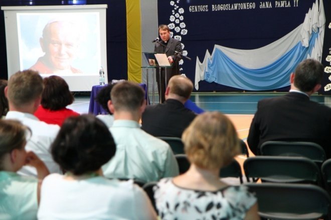 Geniusz błogosławionego Jana Pawła II-  teologa, wychowawcy, poety - zdjęcie #22 - eOstroleka.pl