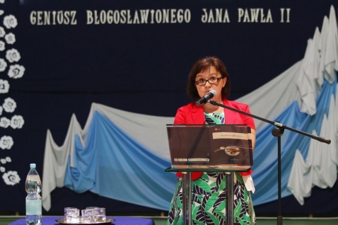 Geniusz błogosławionego Jana Pawła II-  teologa, wychowawcy, poety - zdjęcie #2 - eOstroleka.pl