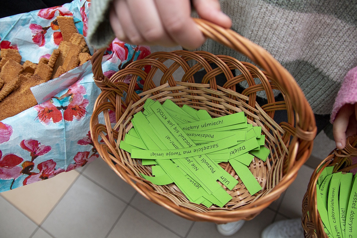 Tydzień dbania o relacje w SP w Lipnikach [05.12.2023] - zdjęcie #40 - eOstroleka.pl