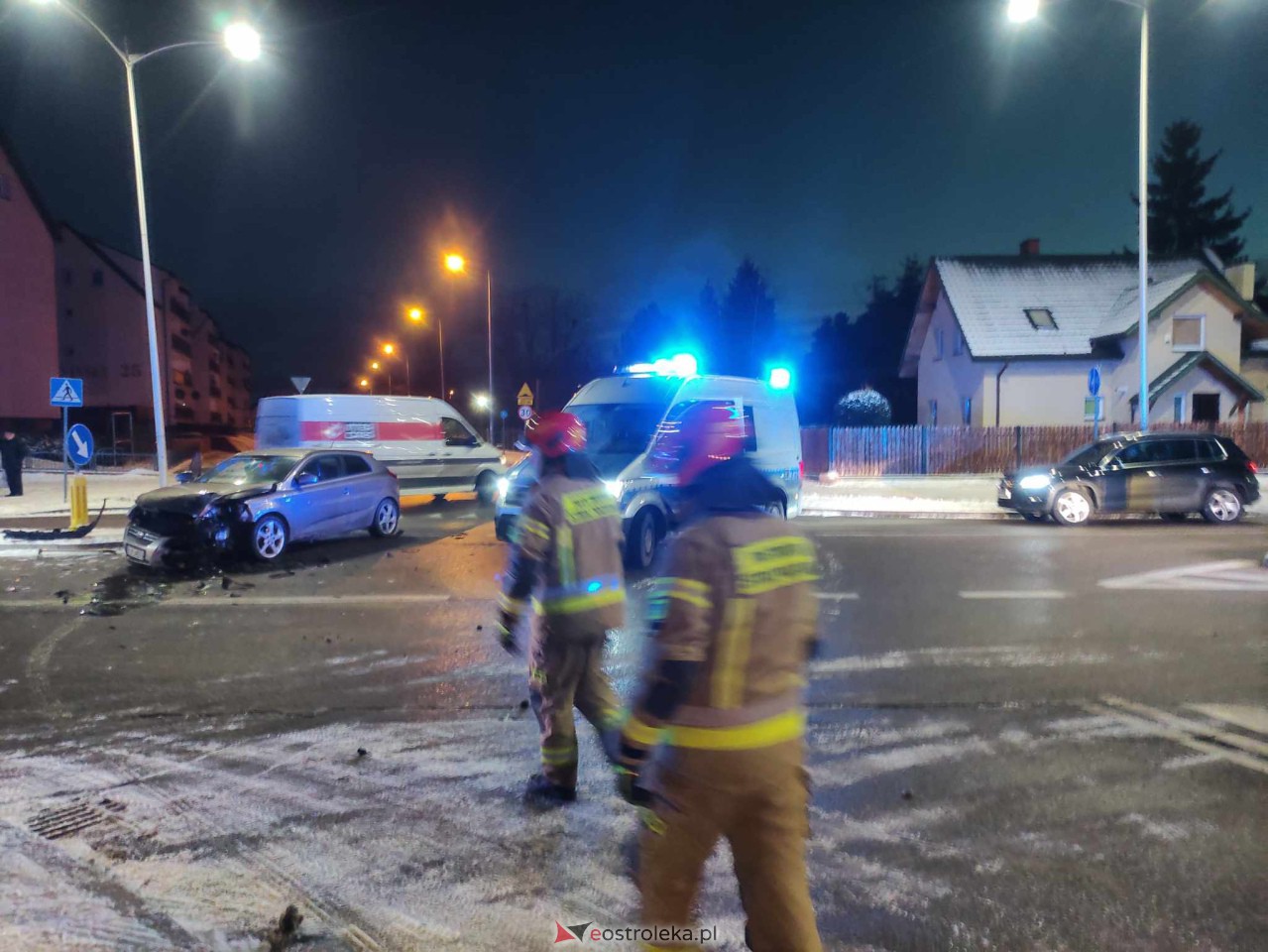 Uwaga kierowcy! Wypadek na ulicy Korczaka w Ostrołęce [05.12.2023] - zdjęcie #6 - eOstroleka.pl