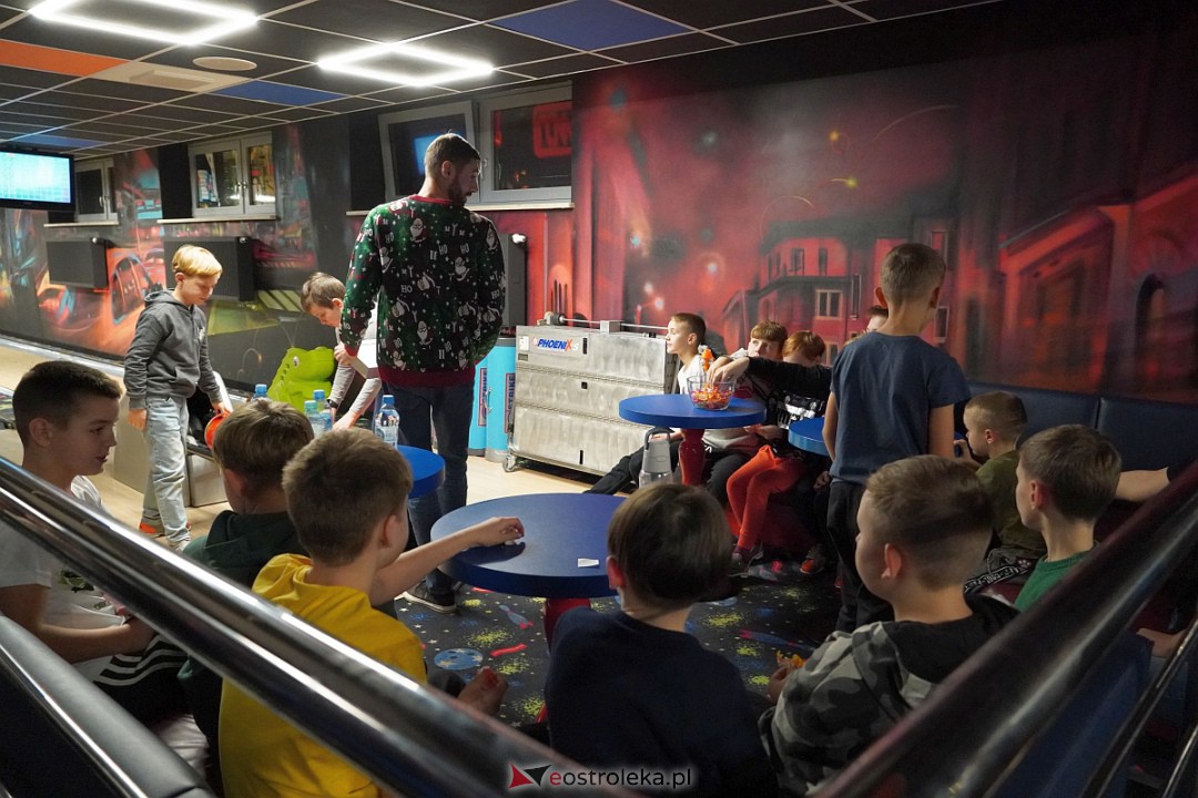 Mikołajkowy Turniej Bowlingowy dla dzieci i młodzieży szkolnej [5.12.2023] - zdjęcie #33 - eOstroleka.pl