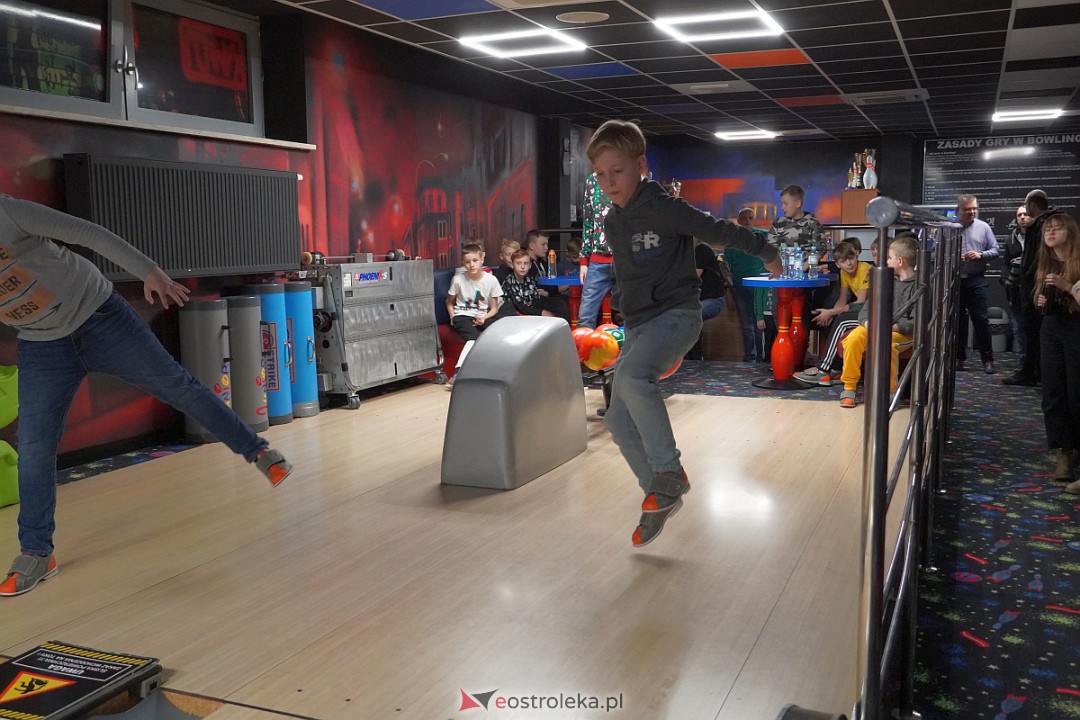 Mikołajkowy Turniej Bowlingowy dla dzieci i młodzieży szkolnej [5.12.2023] - zdjęcie #6 - eOstroleka.pl