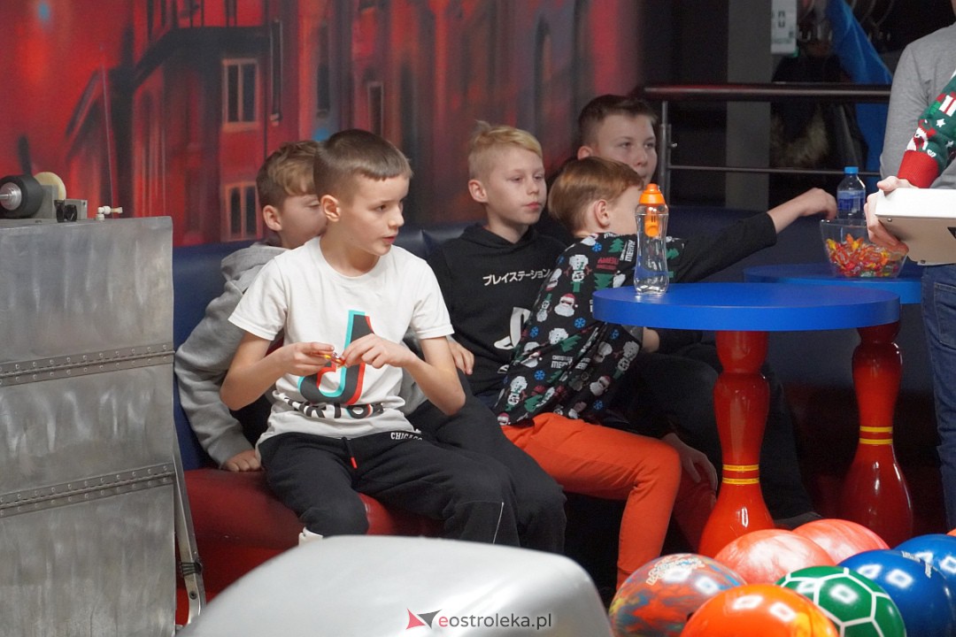 Mikołajkowy Turniej Bowlingowy dla dzieci i młodzieży szkolnej [5.12.2023] - zdjęcie #24 - eOstroleka.pl