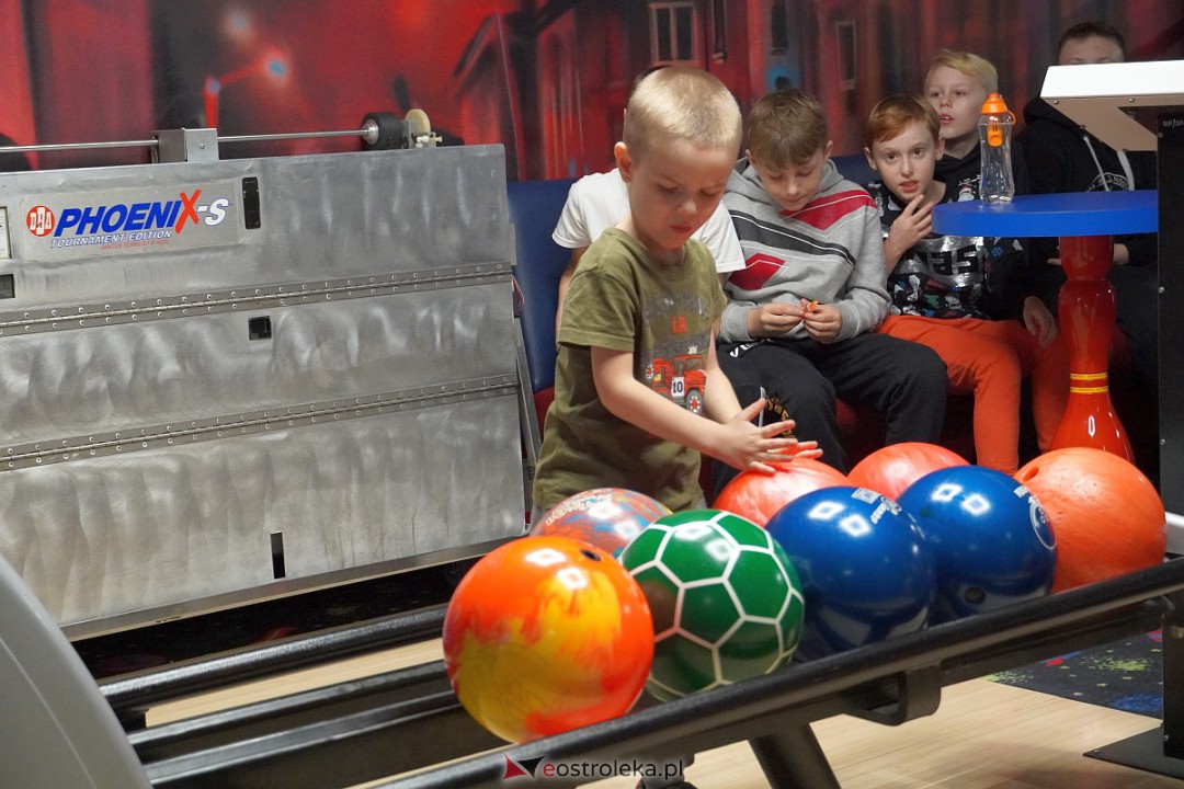 Mikołajkowy Turniej Bowlingowy dla dzieci i młodzieży szkolnej [5.12.2023] - zdjęcie #23 - eOstroleka.pl