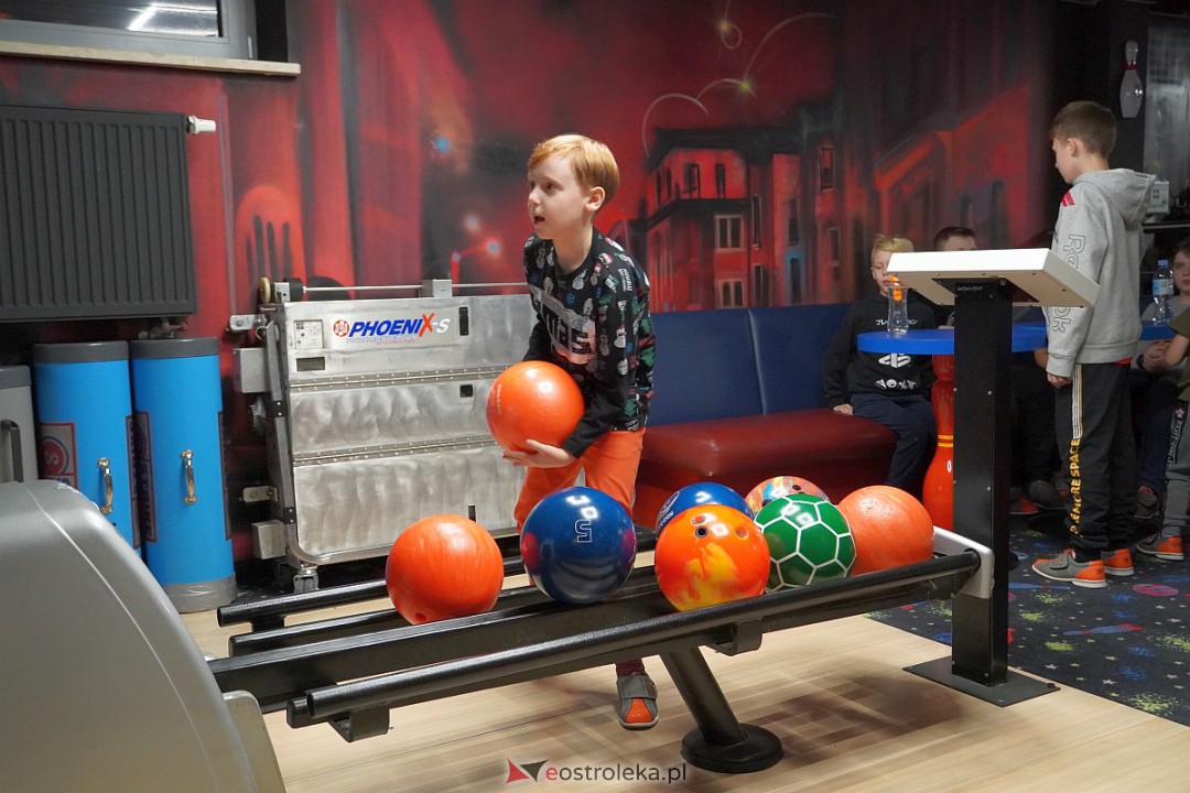 Mikołajkowy Turniej Bowlingowy dla dzieci i młodzieży szkolnej [5.12.2023] - zdjęcie #16 - eOstroleka.pl