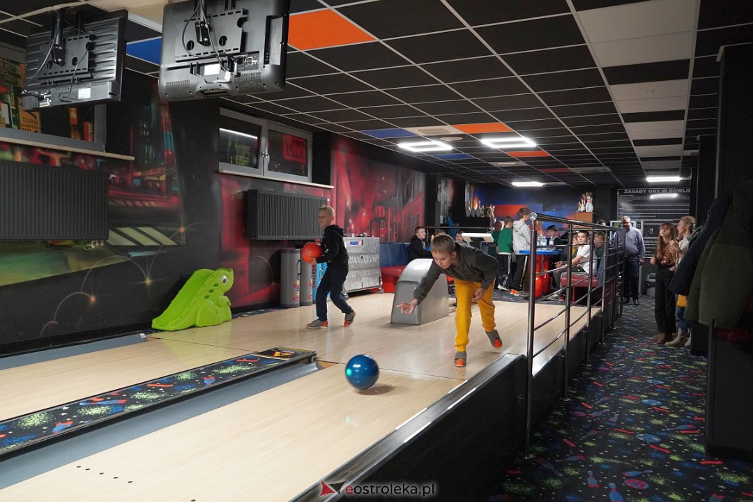 Mikołajkowy Turniej Bowlingowy dla dzieci i młodzieży szkolnej [5.12.2023] - zdjęcie #10 - eOstroleka.pl