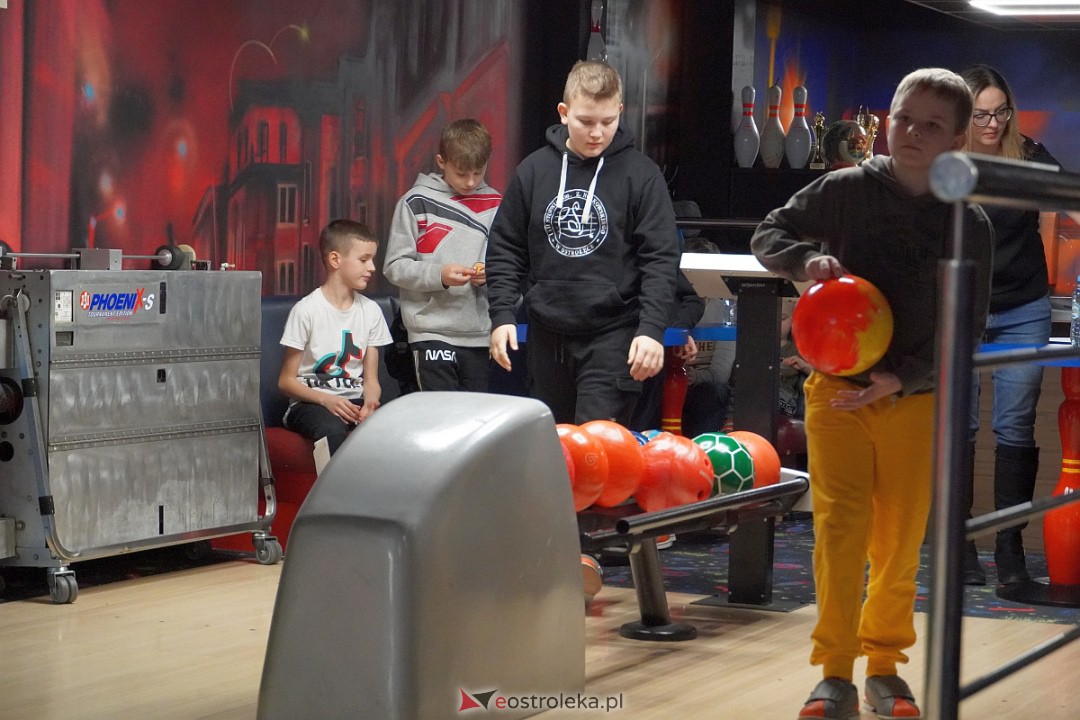 Mikołajkowy Turniej Bowlingowy dla dzieci i młodzieży szkolnej [5.12.2023] - zdjęcie #27 - eOstroleka.pl