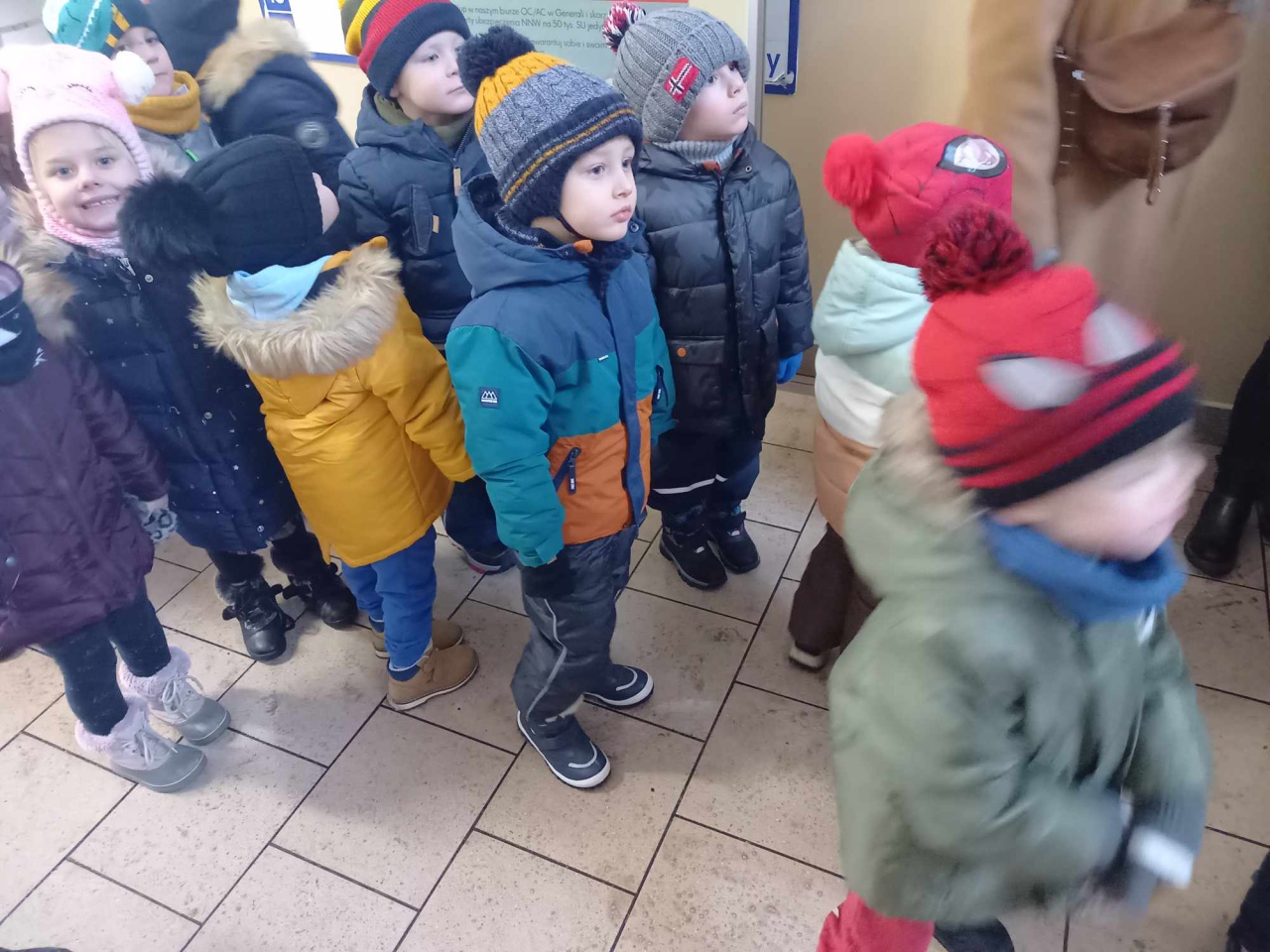 Choinka na ludowo z Krainą Misiów [05.12.2023] - zdjęcie #78 - eOstroleka.pl