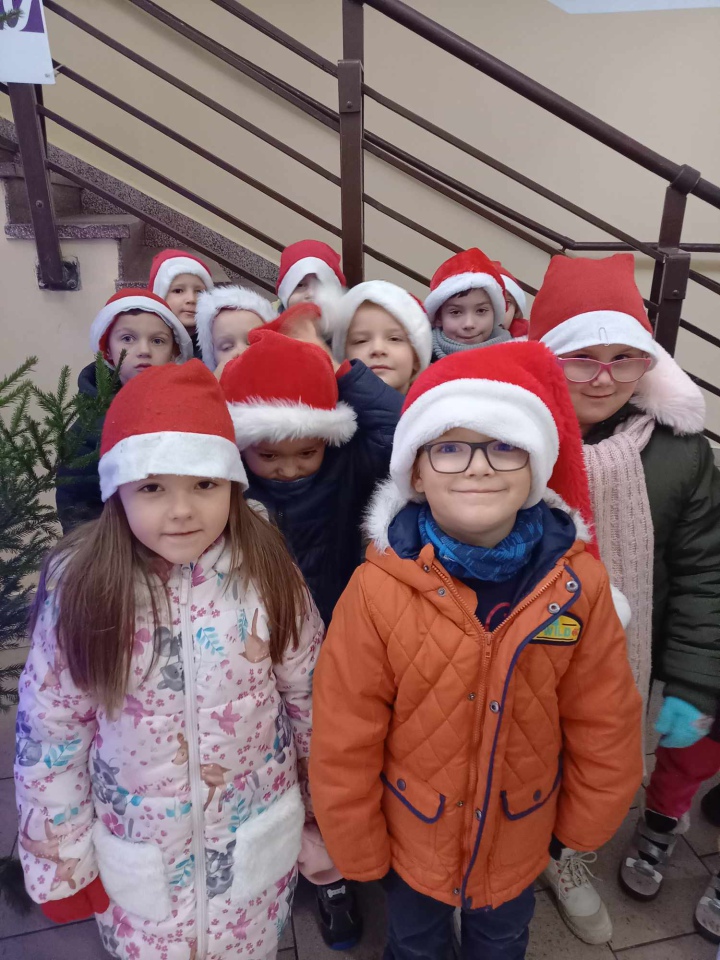 Choinka na ludowo z Krainą Misiów [05.12.2023] - zdjęcie #60 - eOstroleka.pl