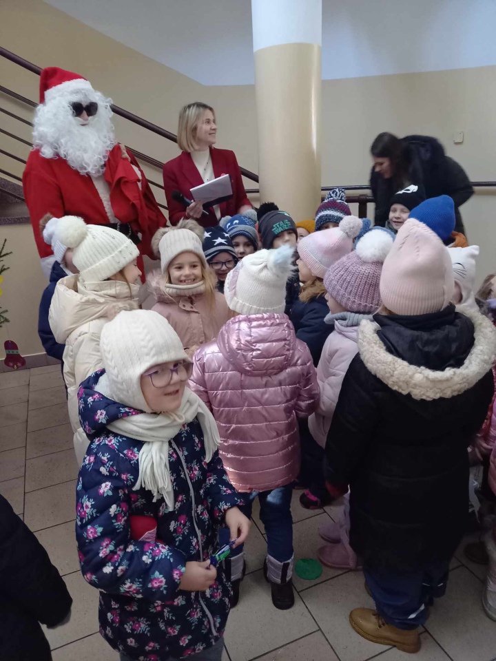 Choinka na ludowo z Krainą Misiów [05.12.2023] - zdjęcie #40 - eOstroleka.pl