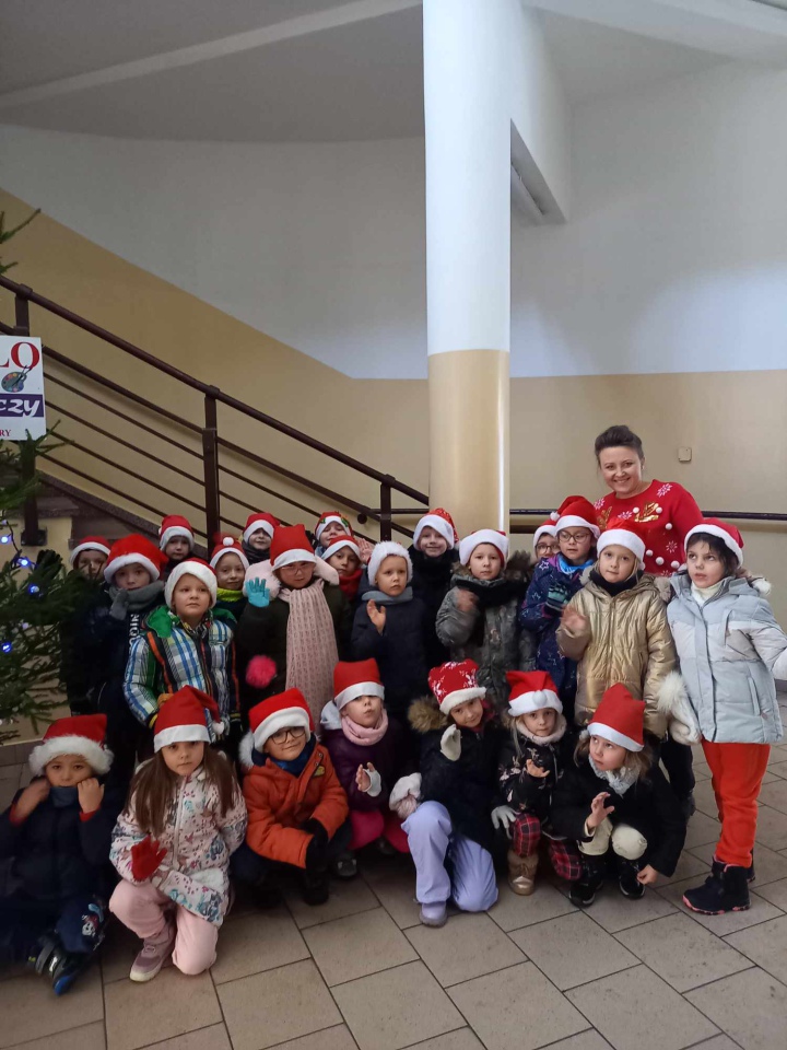 Choinka na ludowo z Krainą Misiów [05.12.2023] - zdjęcie #33 - eOstroleka.pl