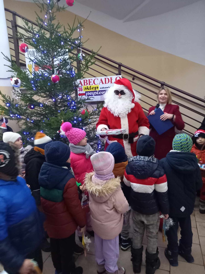 Choinka na ludowo z Krainą Misiów [05.12.2023] - zdjęcie #27 - eOstroleka.pl