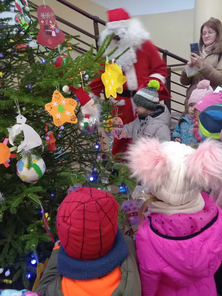 Choinka na ludowo z Krainą Misiów [05.12.2023] - zdjęcie #22 - eOstroleka.pl