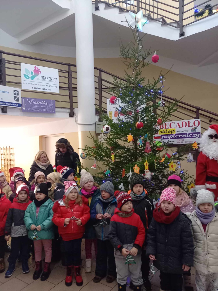 Choinka na ludowo z Krainą Misiów [05.12.2023] - zdjęcie #13 - eOstroleka.pl