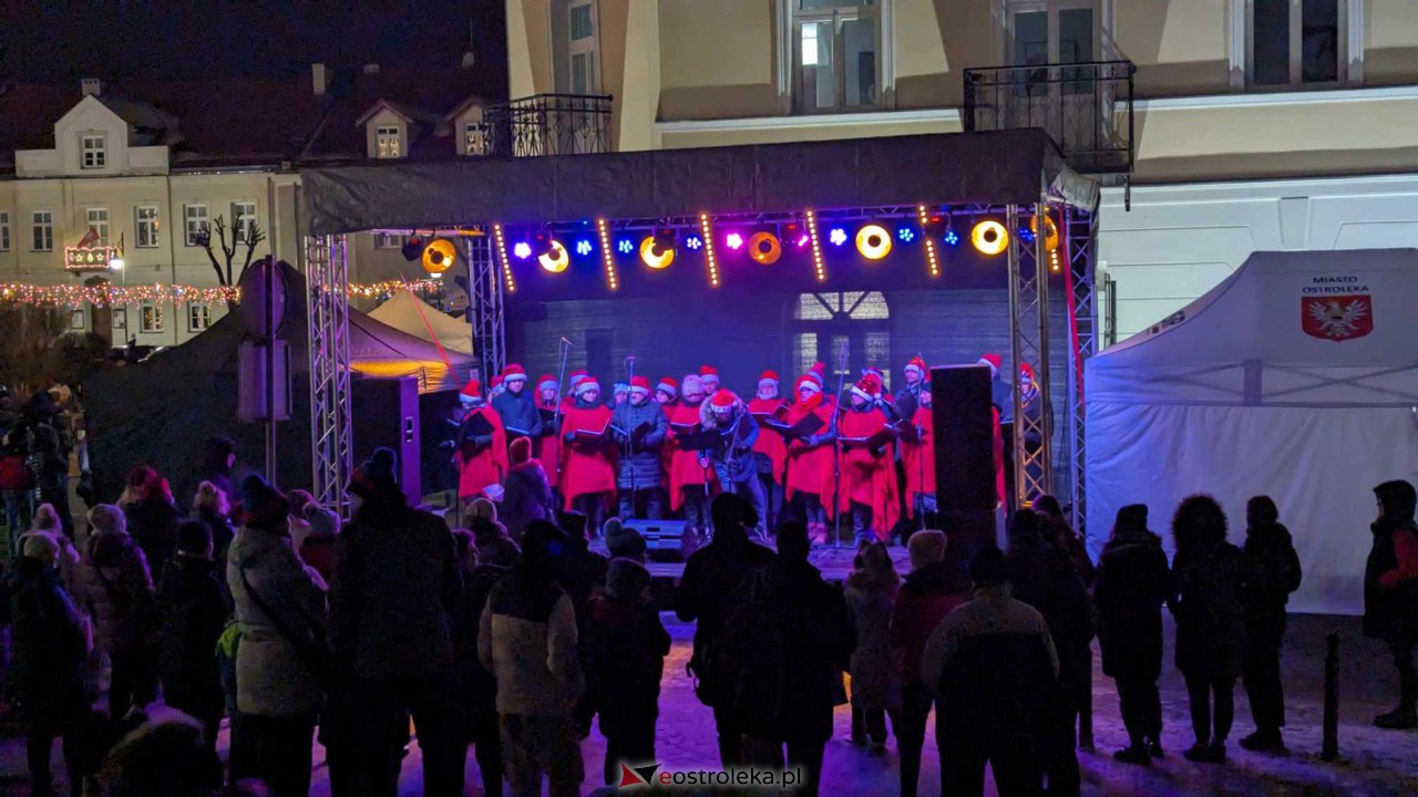 Kurpiowski Jarmark Bożonarodzeniowy w Ostrołęce [6.12.2023] - zdjęcie #30 - eOstroleka.pl