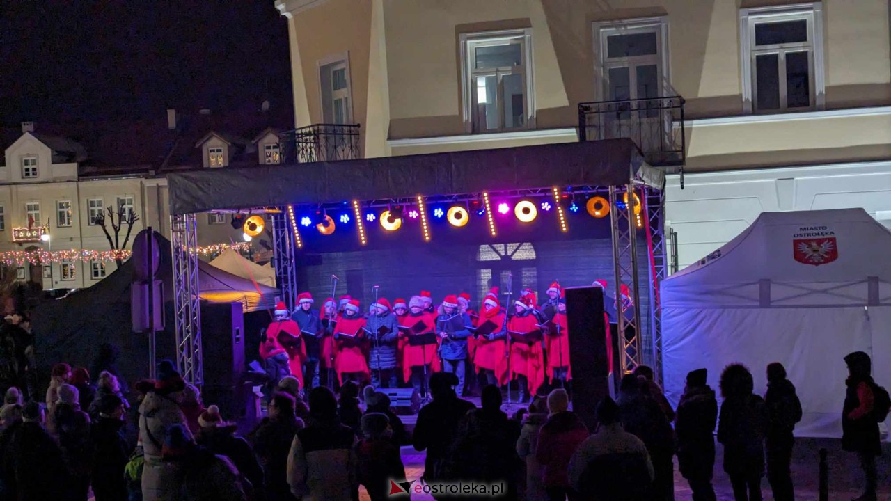 Kurpiowski Jarmark Bożonarodzeniowy w Ostrołęce [6.12.2023] - zdjęcie #25 - eOstroleka.pl