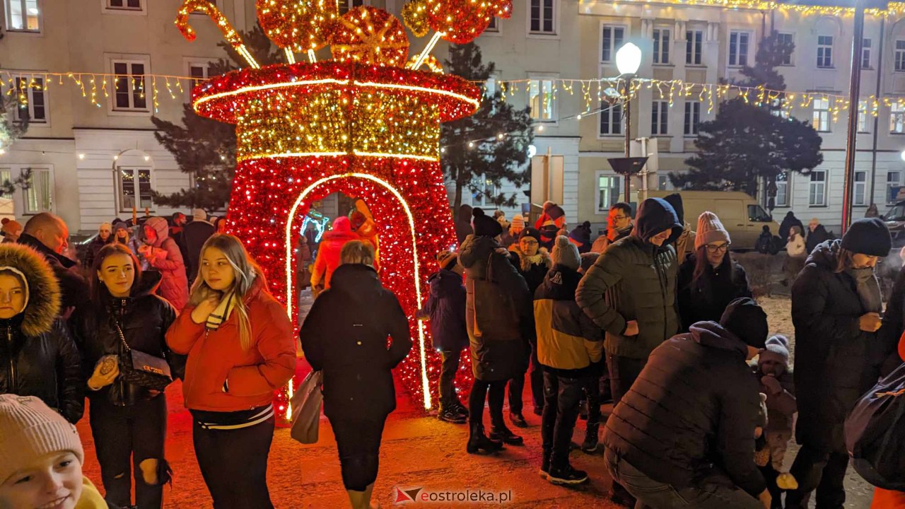 Kurpiowski Jarmark Bożonarodzeniowy w Ostrołęce [6.12.2023] - zdjęcie #15 - eOstroleka.pl
