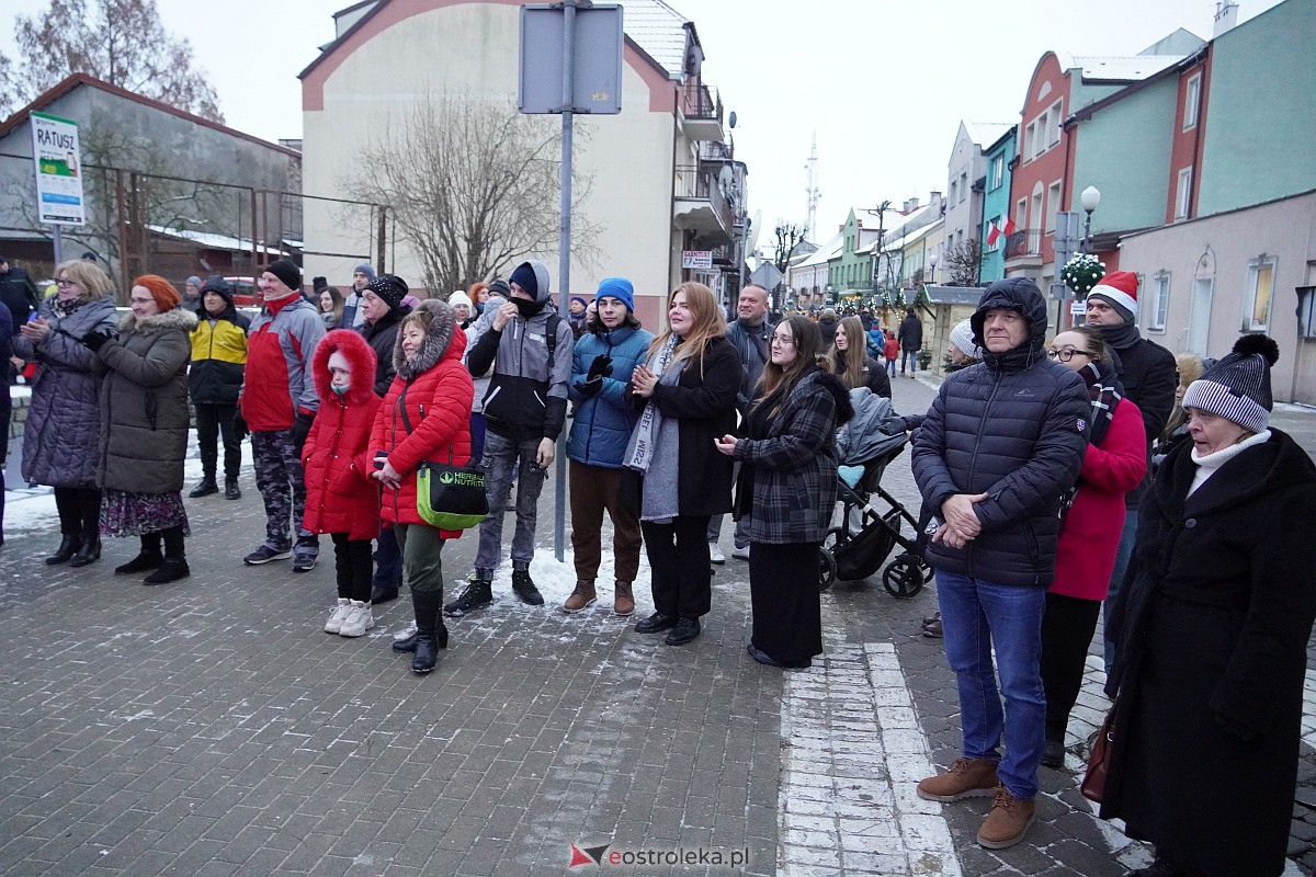 Kurpiowski Jarmark Bożonarodzeniowy w Ostrołęce [6.12.2023] - zdjęcie #50 - eOstroleka.pl