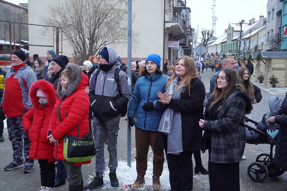 Kurpiowski Jarmark Bożonarodzeniowy w Ostrołęce [6.12.2023] - zdjęcie #49 - eOstroleka.pl