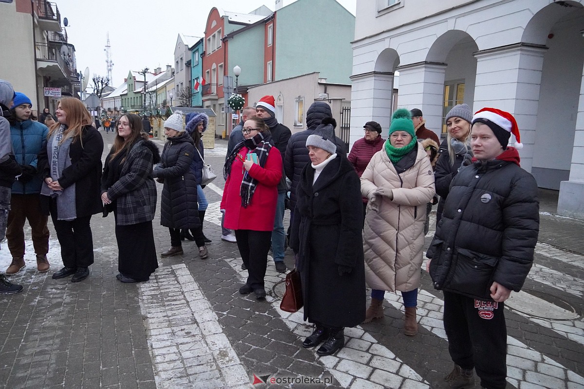 Kurpiowski Jarmark Bożonarodzeniowy w Ostrołęce [6.12.2023] - zdjęcie #48 - eOstroleka.pl