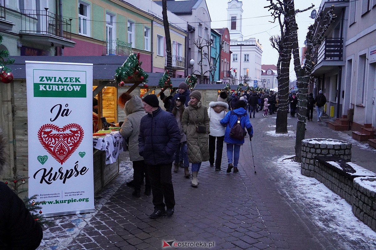 Kurpiowski Jarmark Bożonarodzeniowy w Ostrołęce [6.12.2023] - zdjęcie #39 - eOstroleka.pl