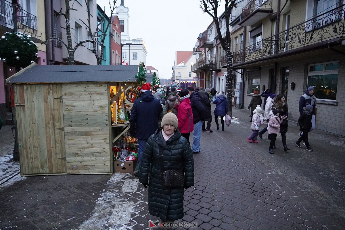 Kurpiowski Jarmark Bożonarodzeniowy w Ostrołęce [6.12.2023] - zdjęcie #38 - eOstroleka.pl