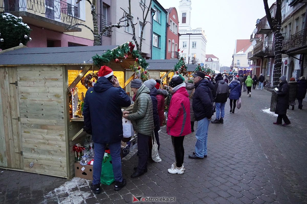 Kurpiowski Jarmark Bożonarodzeniowy w Ostrołęce [6.12.2023] - zdjęcie #37 - eOstroleka.pl