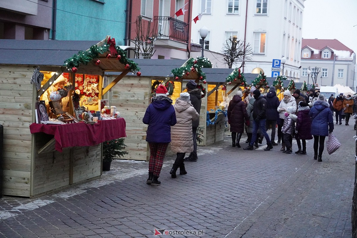 Kurpiowski Jarmark Bożonarodzeniowy w Ostrołęce [6.12.2023] - zdjęcie #34 - eOstroleka.pl