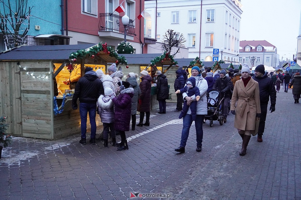 Kurpiowski Jarmark Bożonarodzeniowy w Ostrołęce [6.12.2023] - zdjęcie #32 - eOstroleka.pl