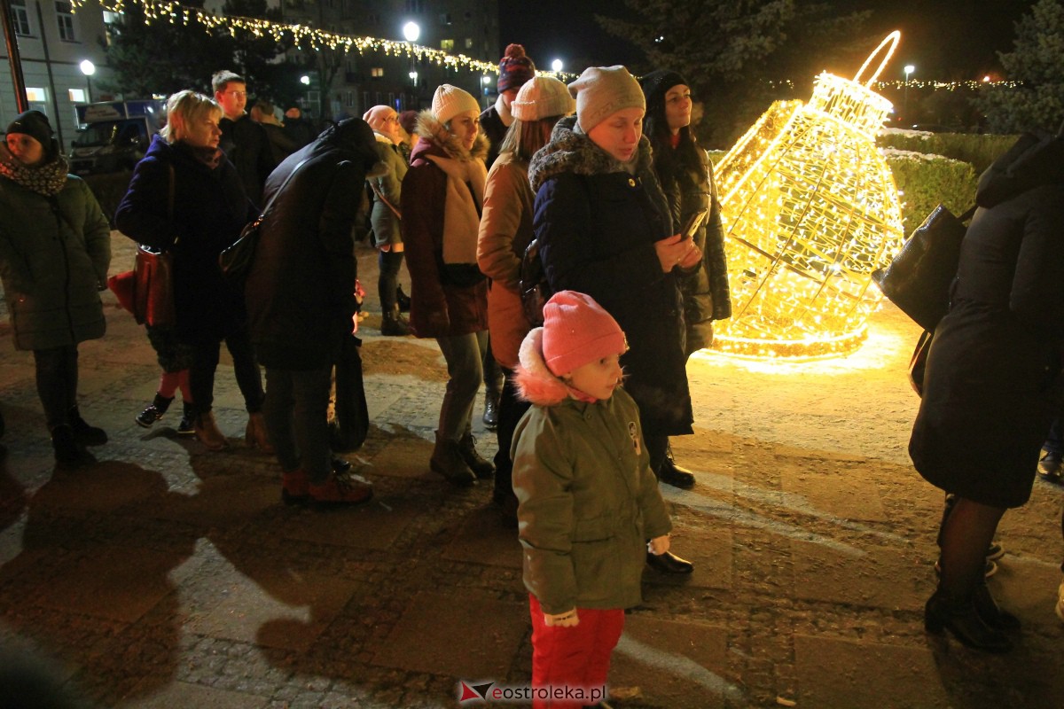 Święty Mikołaj przyjechał do Ostrołęki! [06.12.2023] - zdjęcie #81 - eOstroleka.pl
