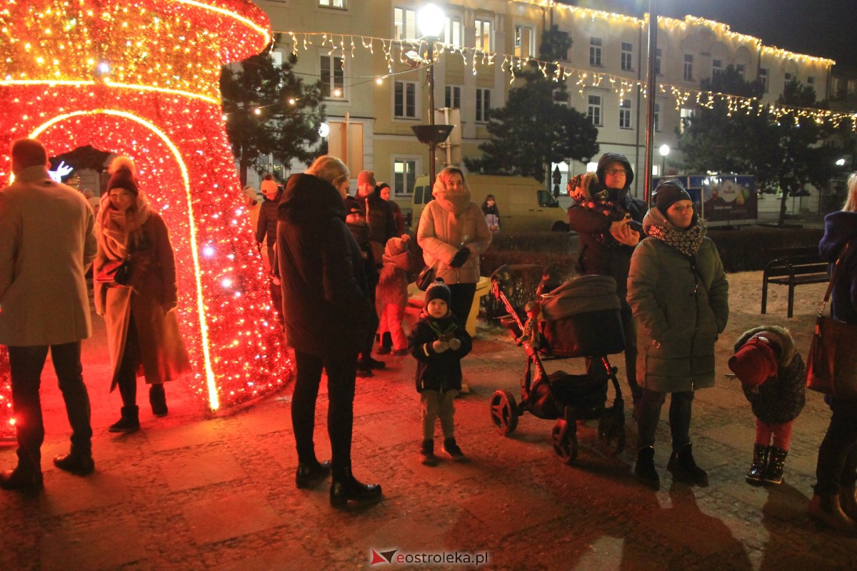 Święty Mikołaj przyjechał do Ostrołęki! [06.12.2023] - zdjęcie #80 - eOstroleka.pl