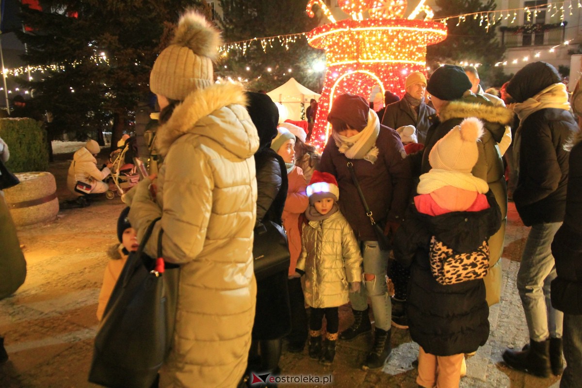 Święty Mikołaj przyjechał do Ostrołęki! [06.12.2023] - zdjęcie #36 - eOstroleka.pl