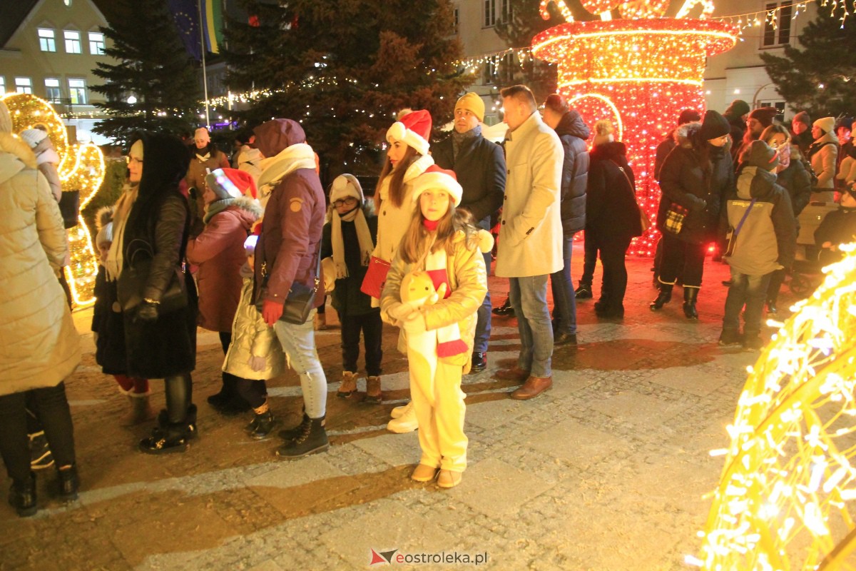 Święty Mikołaj przyjechał do Ostrołęki! [06.12.2023] - zdjęcie #33 - eOstroleka.pl